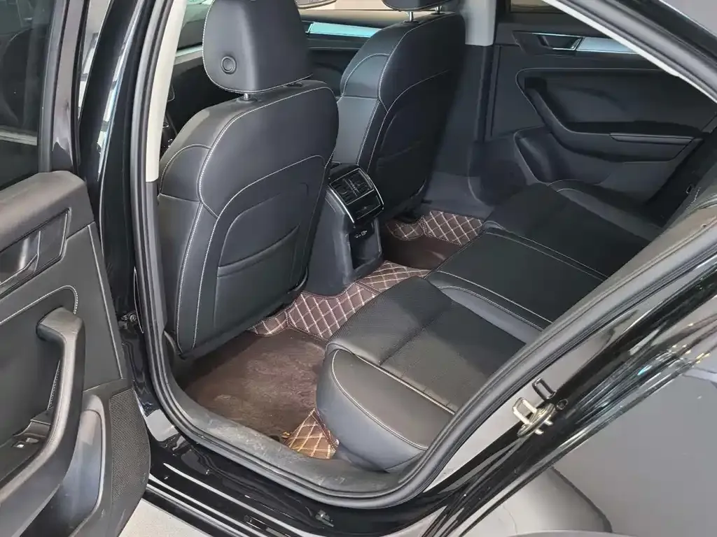 Skoda Superb — фото 2