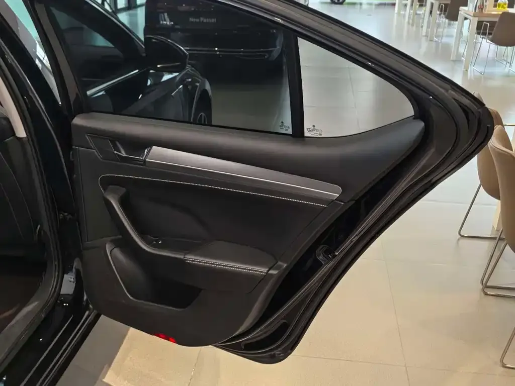 Skoda Superb — фото 8