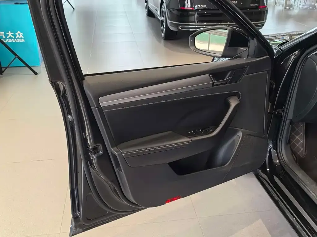 Skoda Superb — фото 4