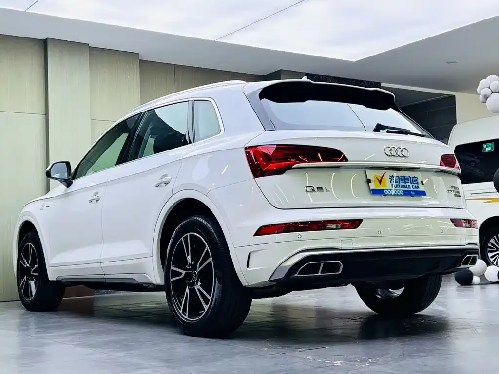 Audi Q5L — фото 7