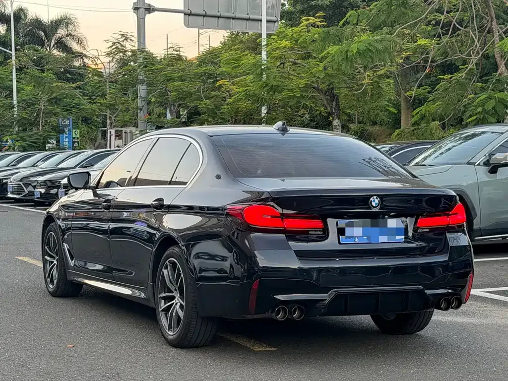 BMW 5 Series — фото 6