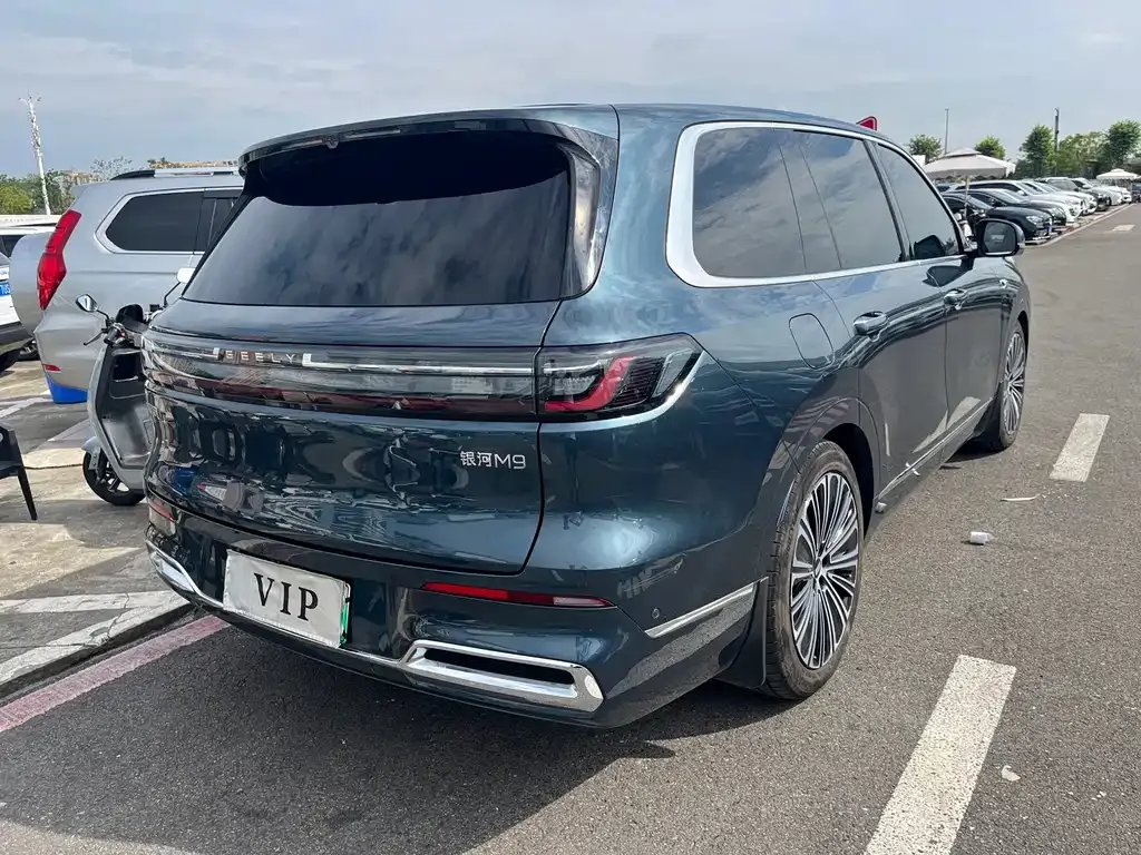 Geely Galaxy M9 — фото 8