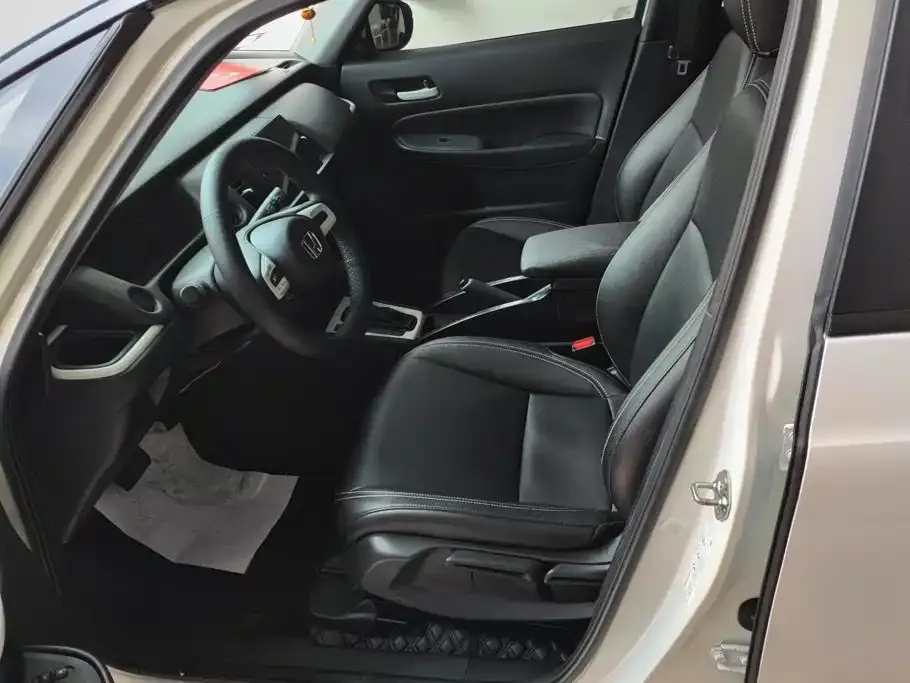 Honda Fit — фото 5