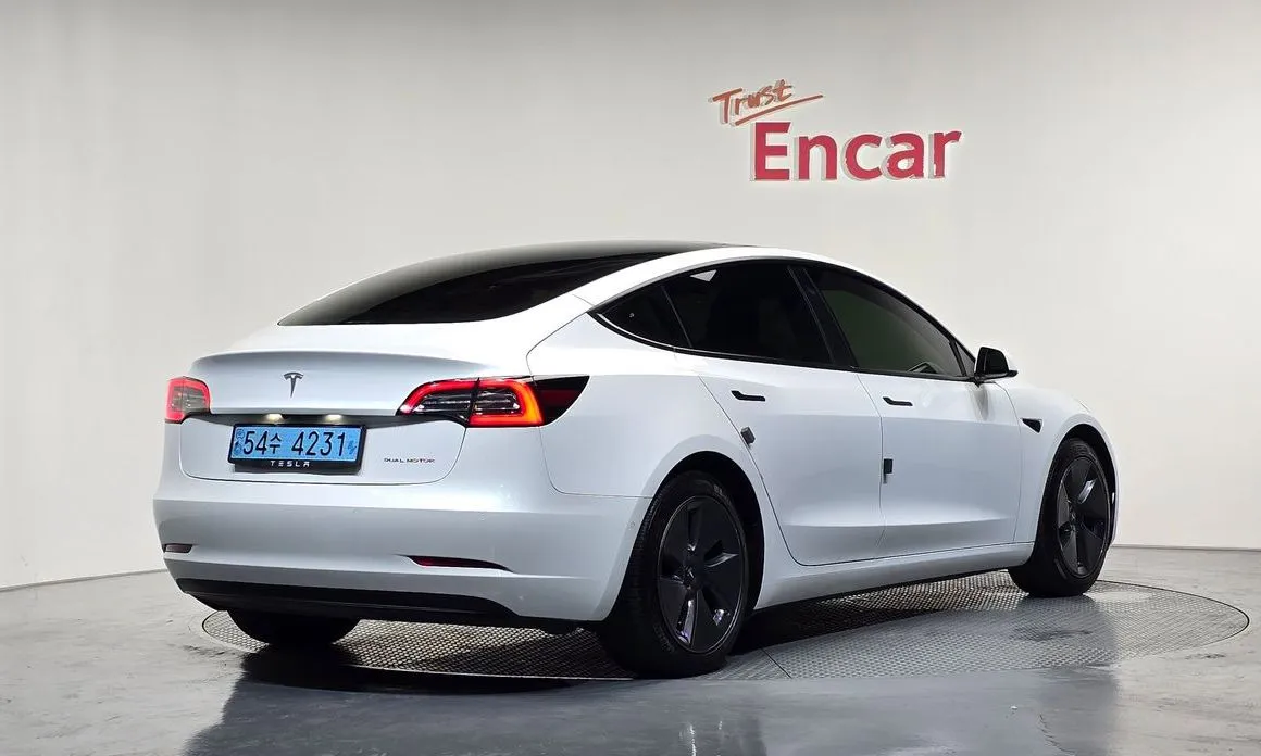 Tesla Model 3 — фото 8