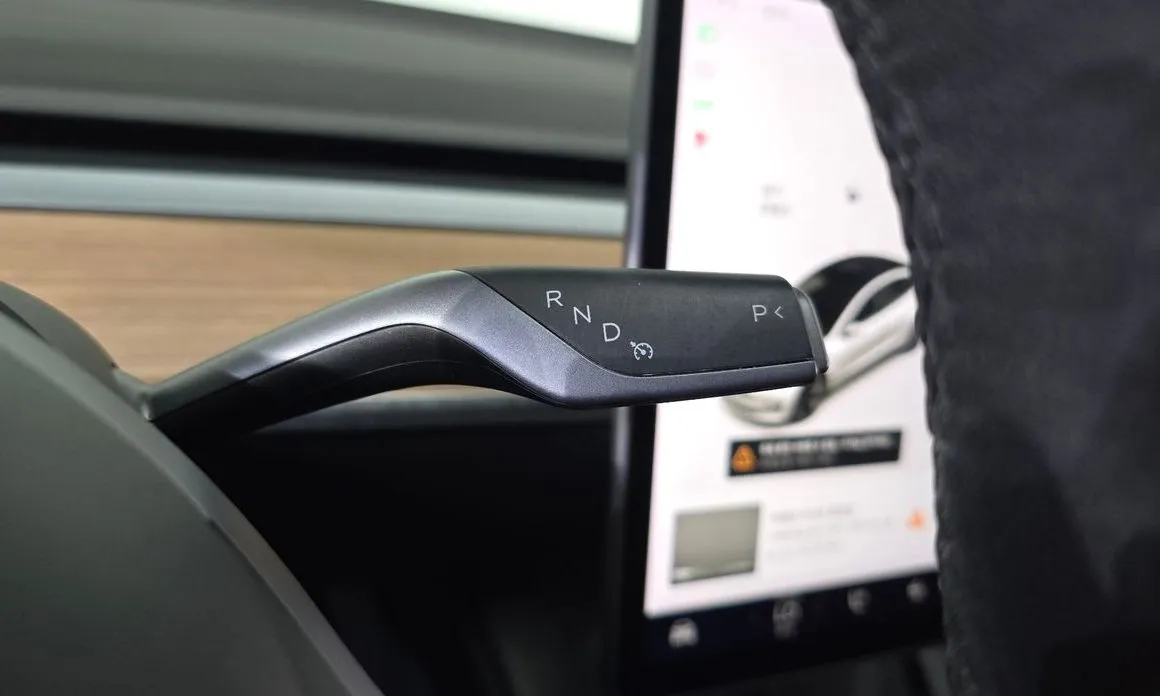 Tesla Model 3 — фото 2
