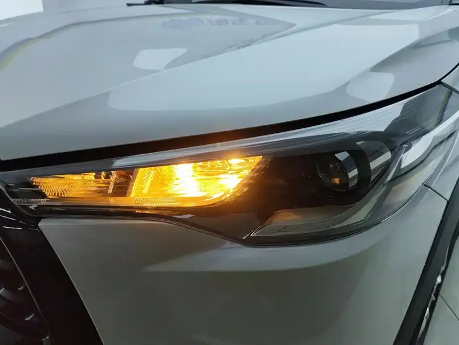 Toyota Corolla Cross — фото 2
