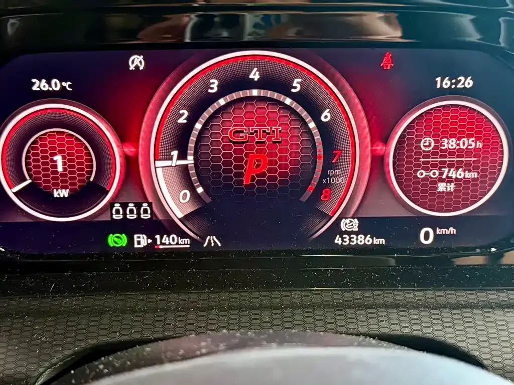 Volkswagen Golf GTI — фото 7