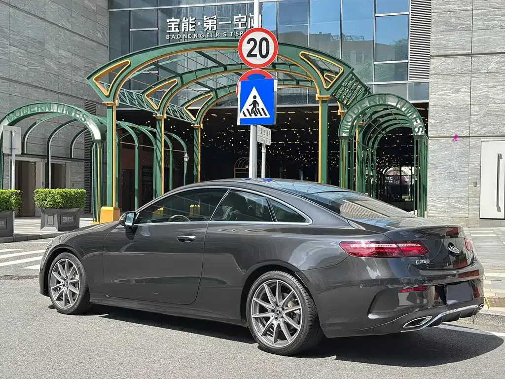 Mercedes-Benz E-Class (Import) — фото 8