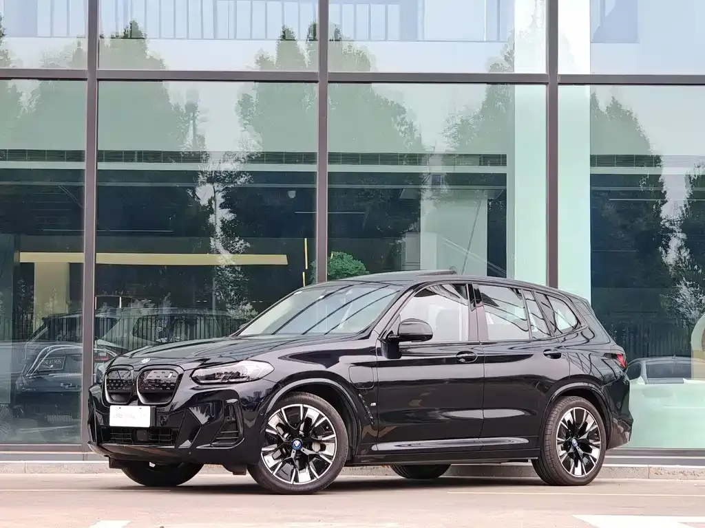 BMW iX3 Create Leader Type 1