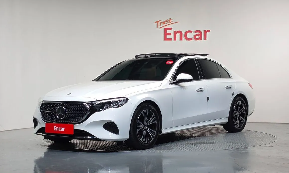 Mercedes-Benz E-Class — фото 1