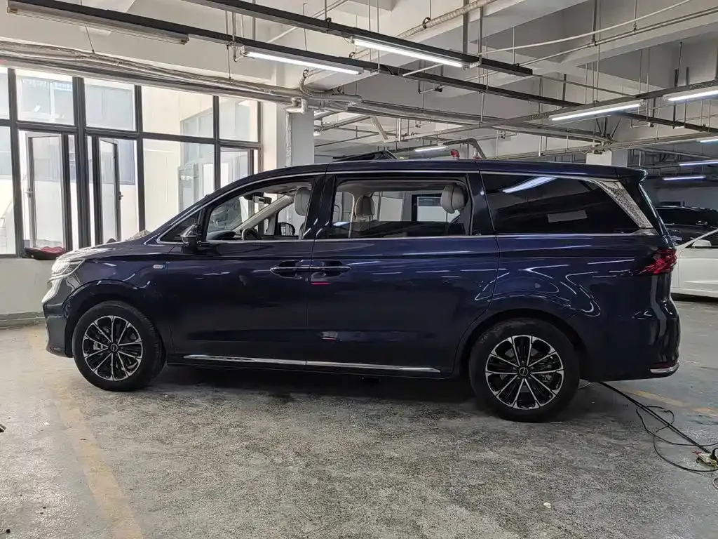 Roewe iMAX8 — фото 7