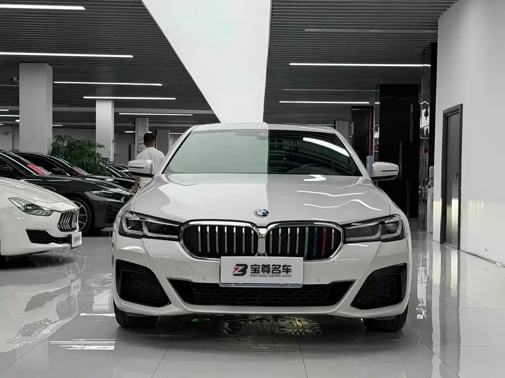 BMW 5 Series — фото 2
