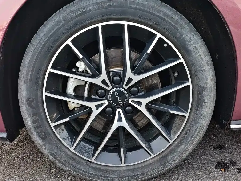 BYD Seal — фото 10