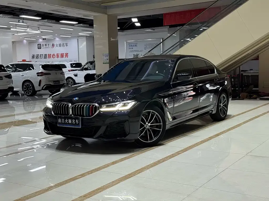 BMW 5 Series — фото 1