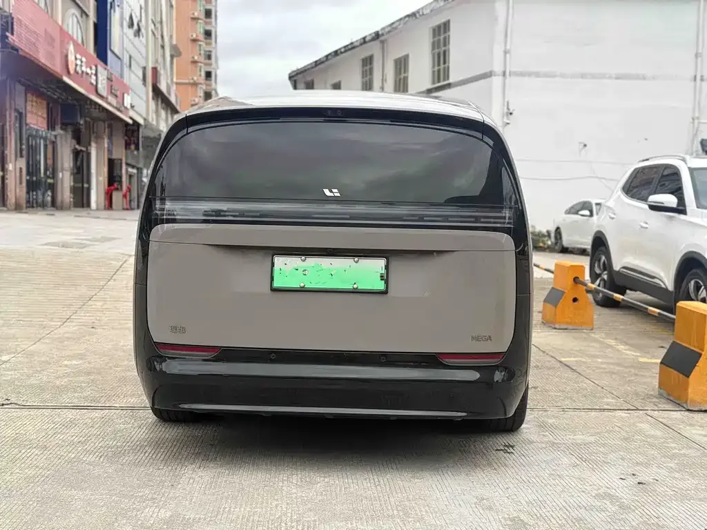 Li Auto MEGA — фото 3