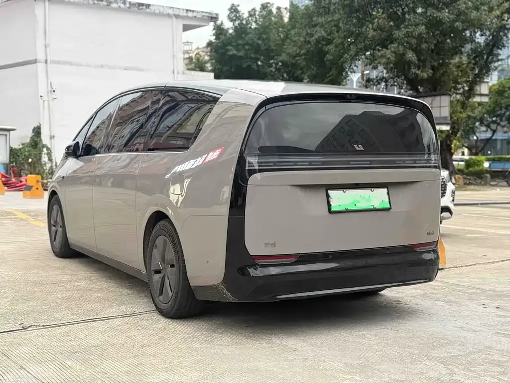 Li Auto MEGA — фото 6