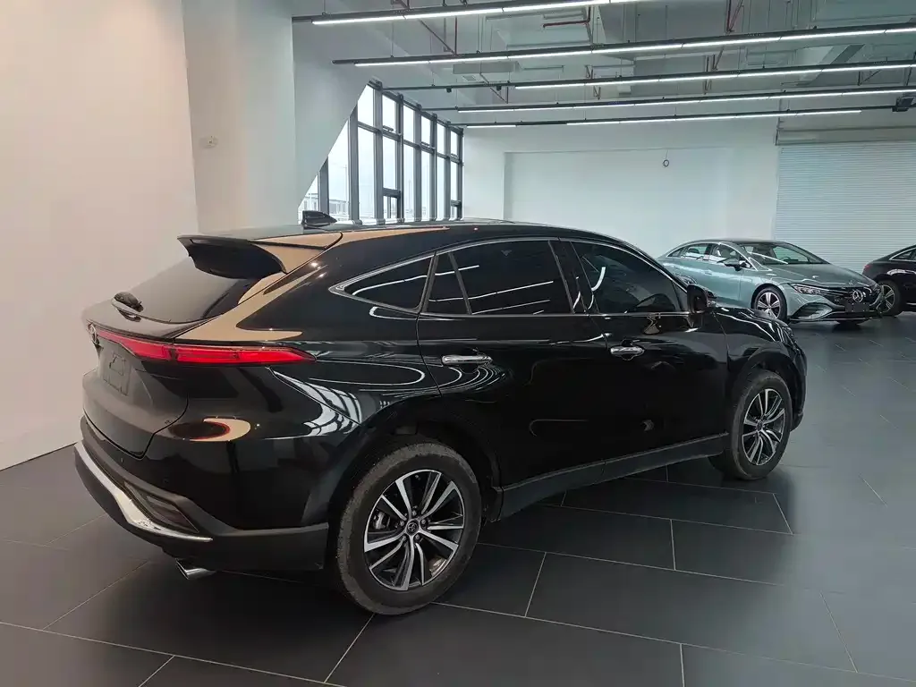 Toyota Harrier — фото 6