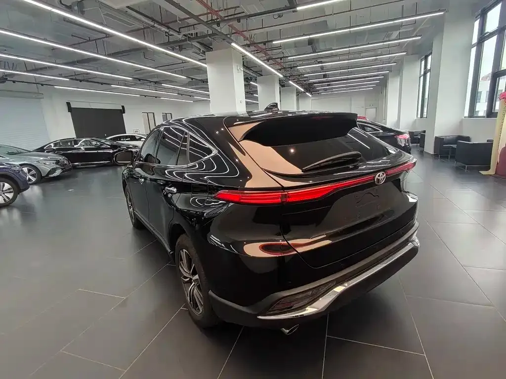 Toyota Harrier — фото 4