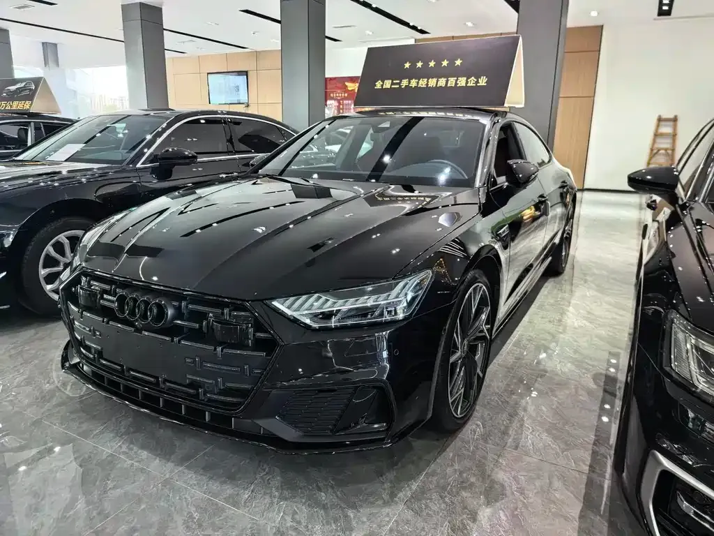 Audi A7L — фото 1