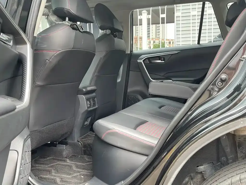 Toyota RAV4 Prime — фото 10