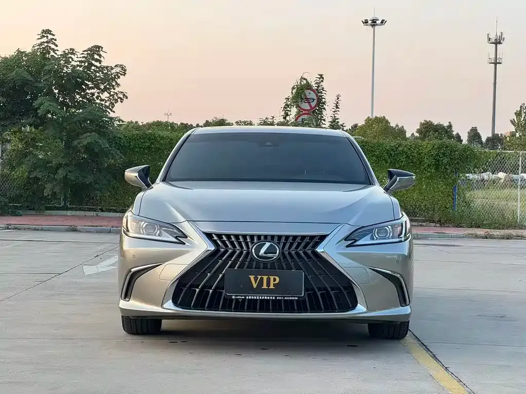 Lexus ES — фото 6
