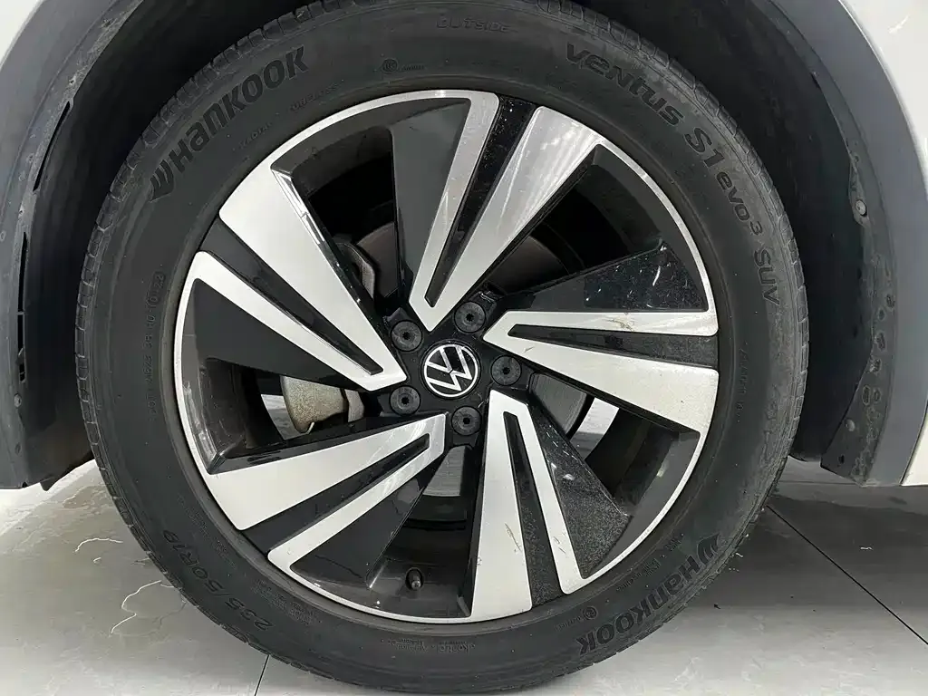 Volkswagen Tiguan X — фото 9