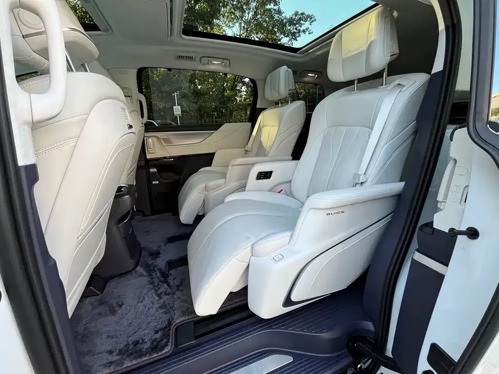 Buick GL8 Hybrid — фото 3