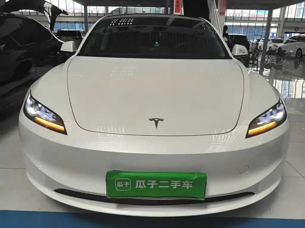 Tesla Model 3 — фото 7