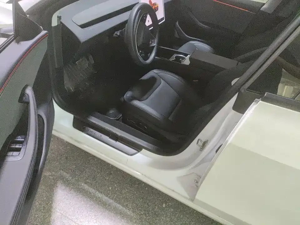 Tesla Model 3 — фото 4