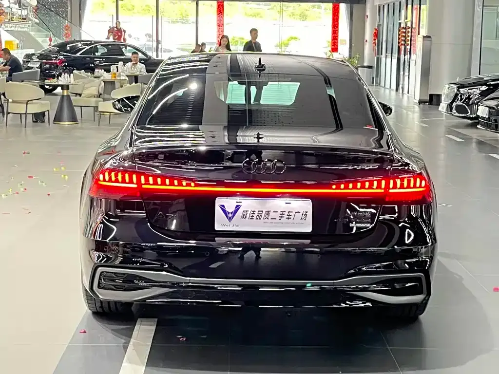 Audi A7L — фото 7