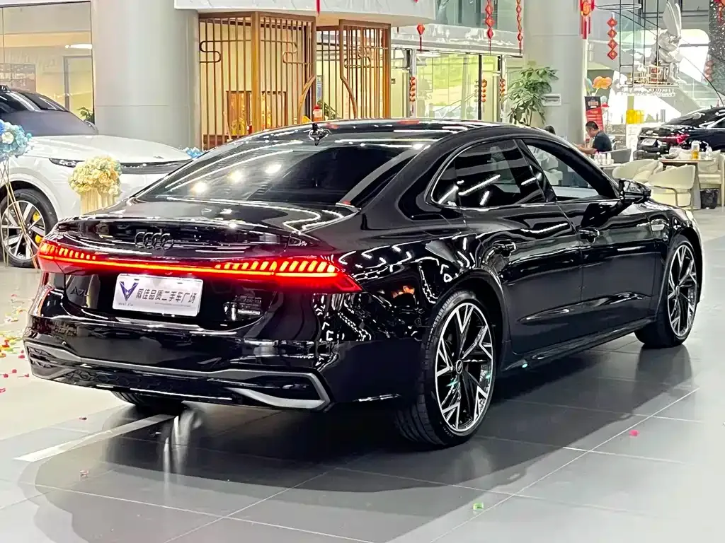 Audi A7L — фото 9