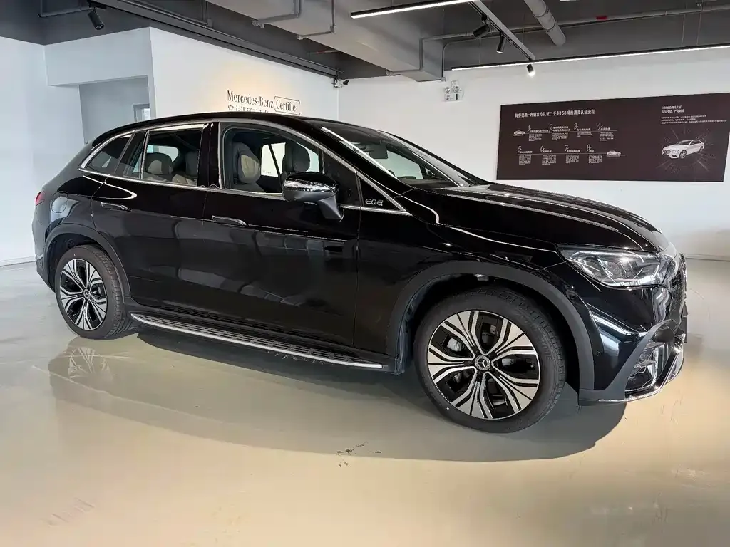 Mercedes-Benz EQE SUV — фото 4