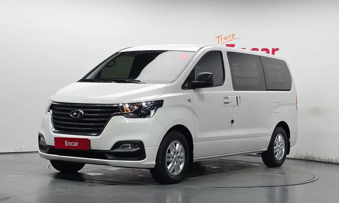 Hyundai Starex — фото 1