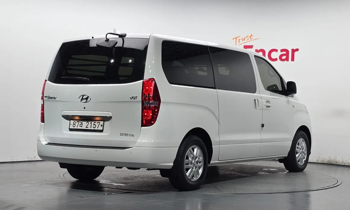 Hyundai Starex — фото 2