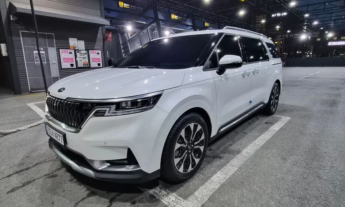 Kia Carnival — фото 1
