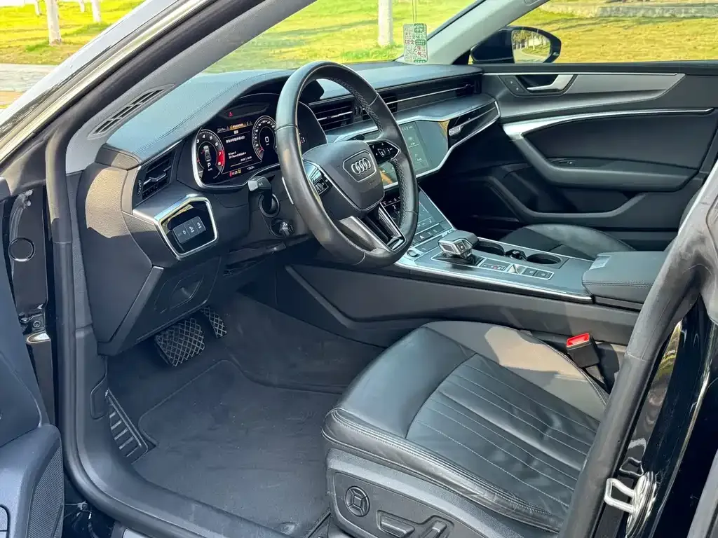 Audi A7 — фото 2