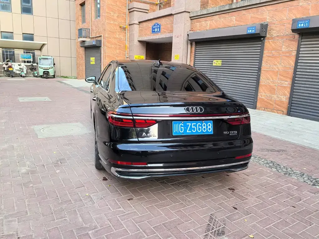Audi A8 — фото 5