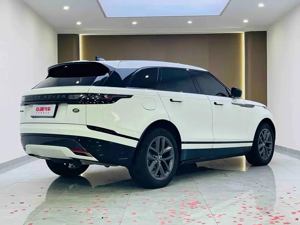 Land Rover Velar — фото 10