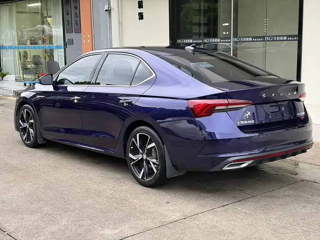 Skoda Octavia — фото 7