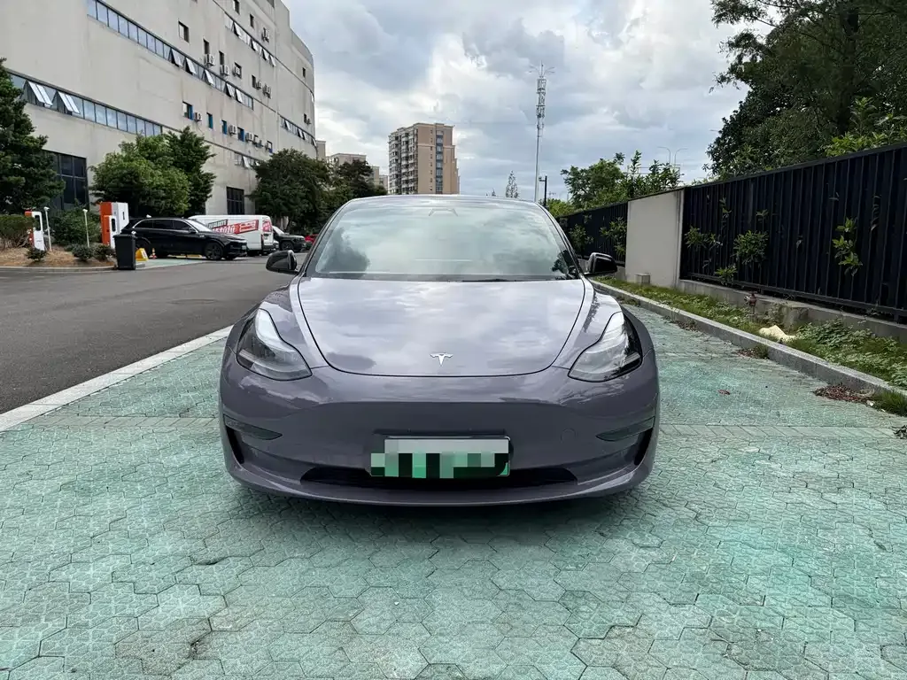 Tesla Model 3 — фото 8