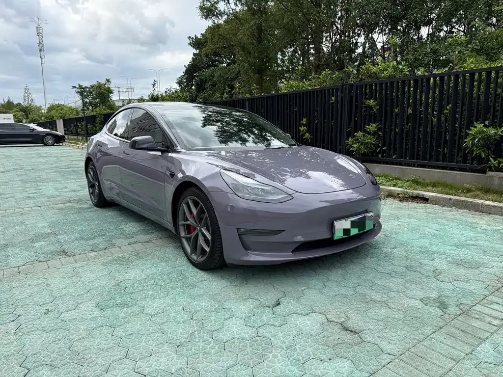 Tesla Model 3 — фото 10