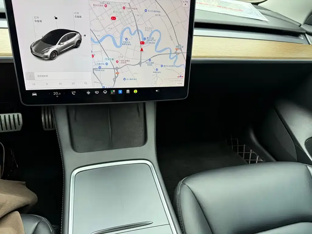 Tesla Model 3 — фото 4