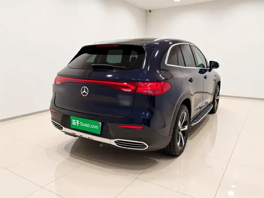 Mercedes-Benz EQE SUV — фото 9