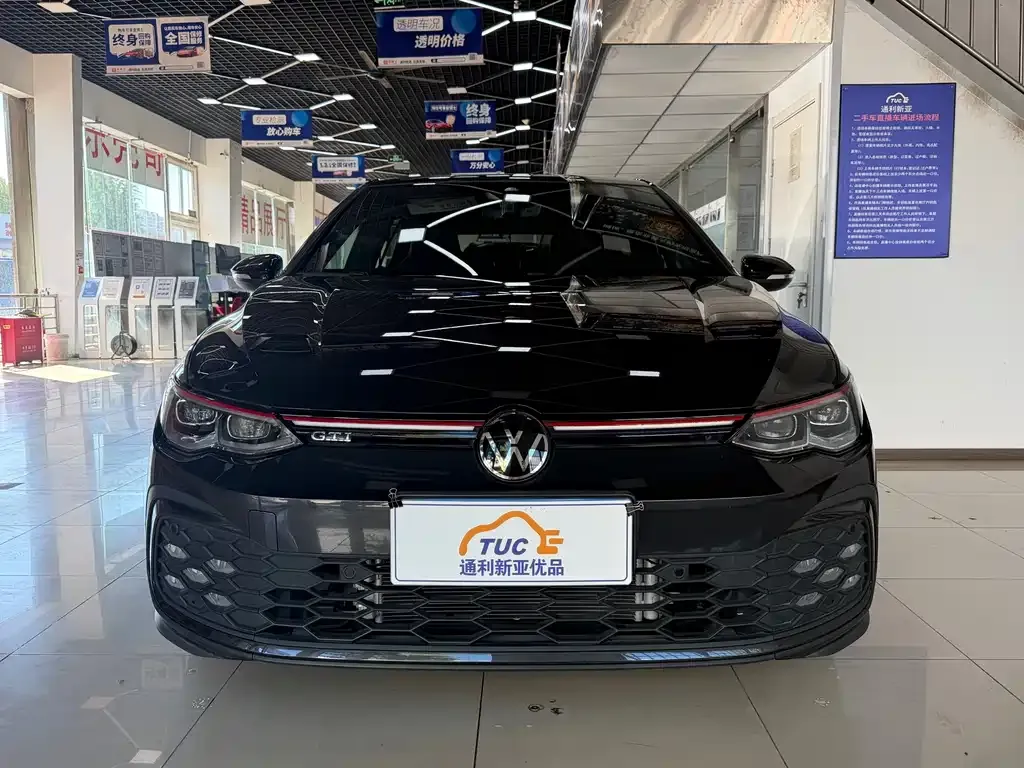 Volkswagen Golf GTI — фото 10