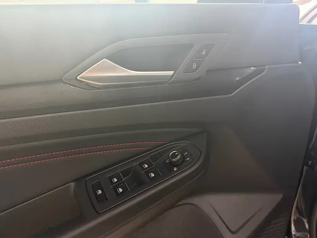Volkswagen Golf GTI — фото 2
