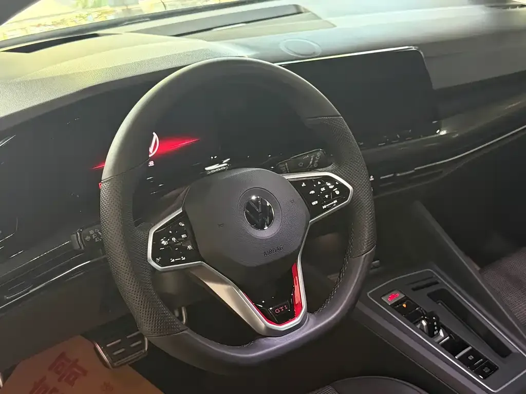 Volkswagen Golf GTI — фото 5