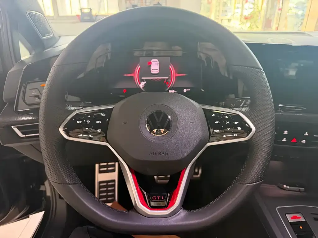 Volkswagen Golf GTI — фото 7