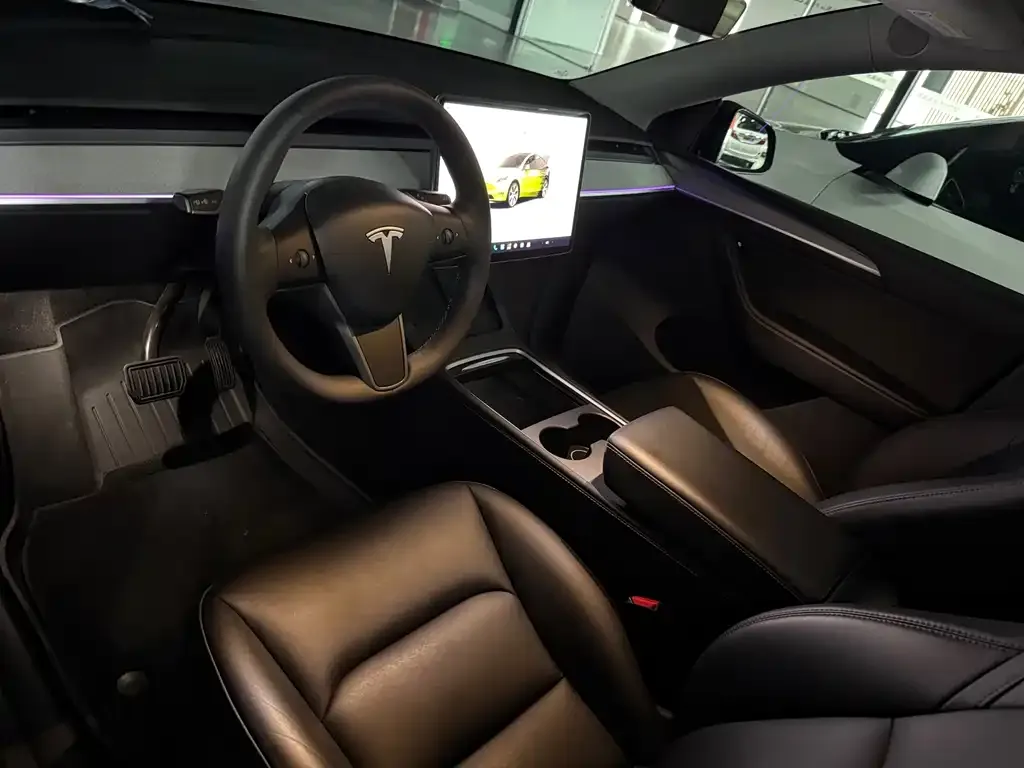 Tesla Model Y — фото 6