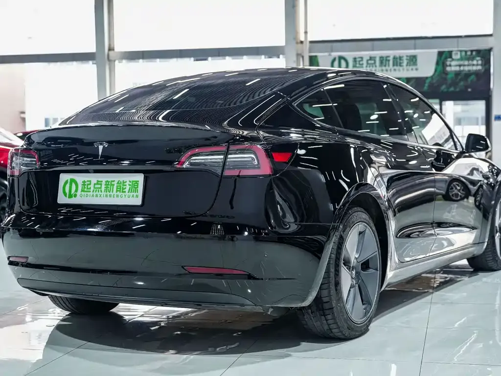 Tesla Model 3 — фото 5