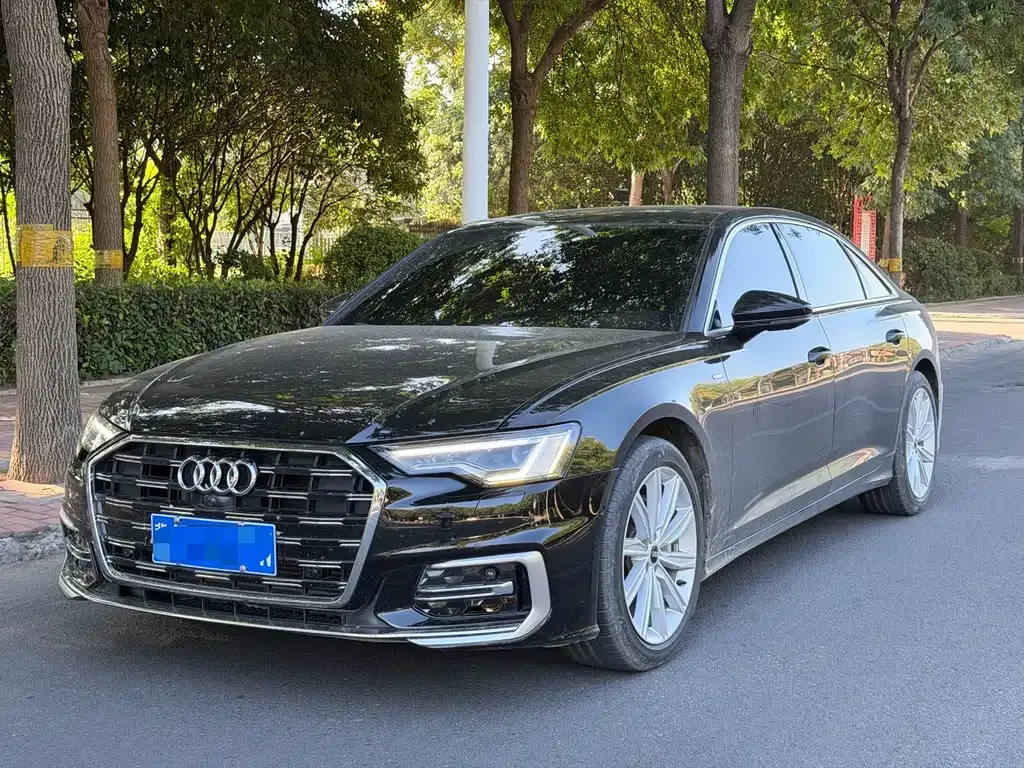 Audi A6L — фото 1